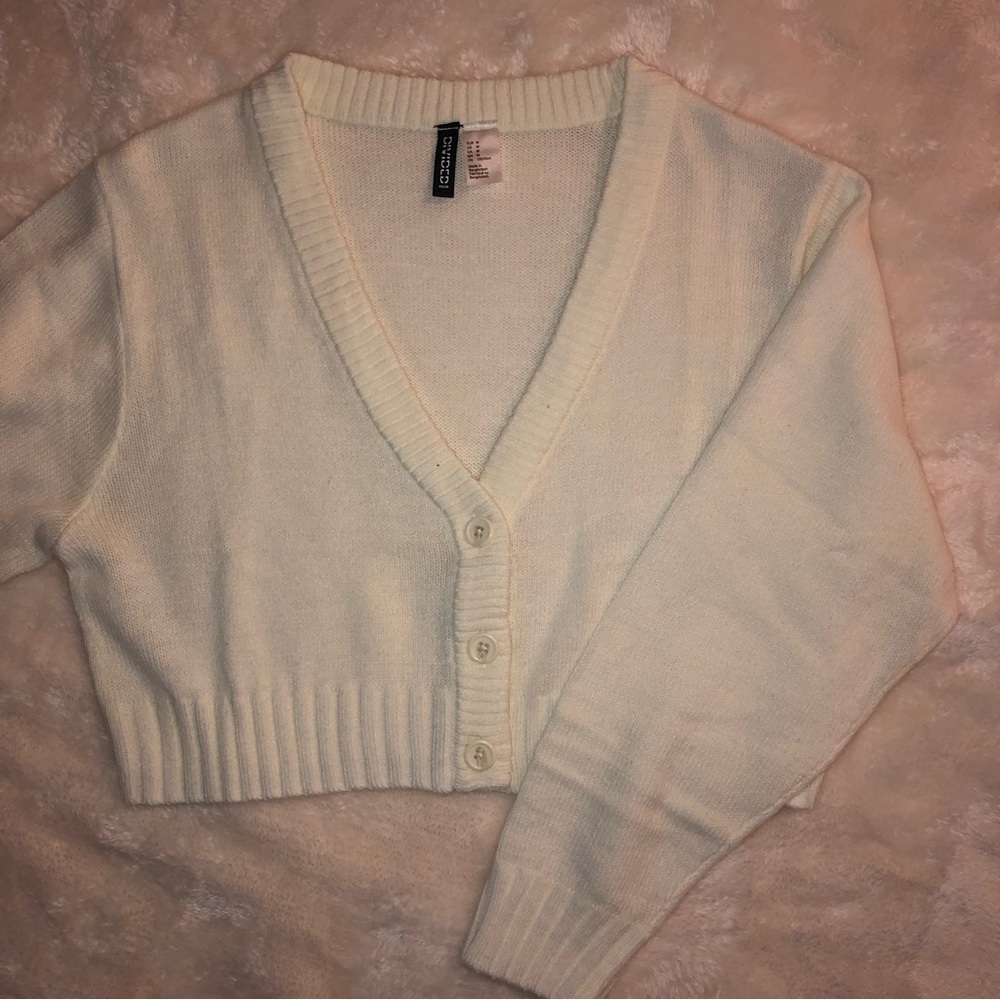 New cropped white cardigan